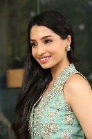 Manisha Kandkur Photos
